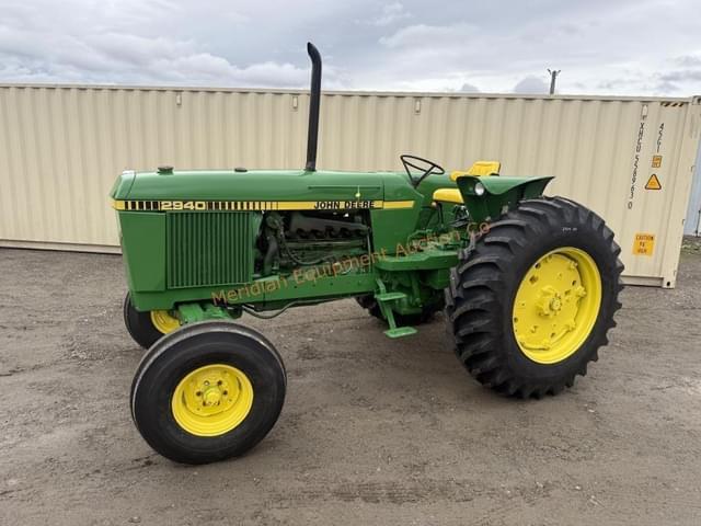 Image of John Deere 2940 equipment image 1