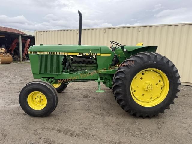 Image of John Deere 2940 equipment image 2