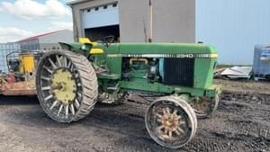 John Deere 2940 Image