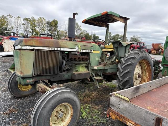 Image of John Deere 2940 equipment image 1