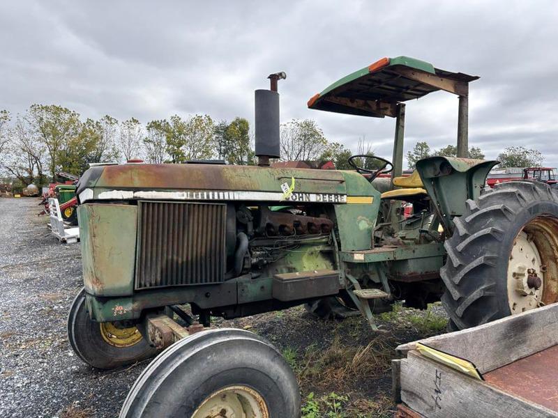 Image of John Deere 2940 Primary image