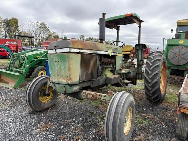 Image of John Deere 2940 equipment image 2