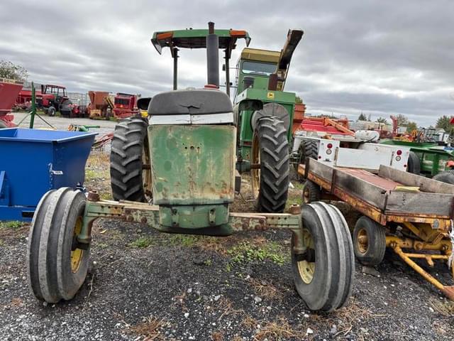 Image of John Deere 2940 equipment image 3