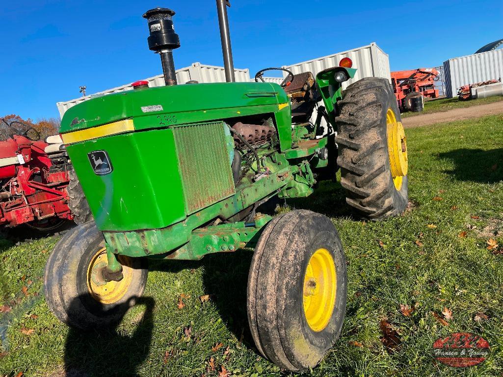 Image of John Deere 2940 Primary image