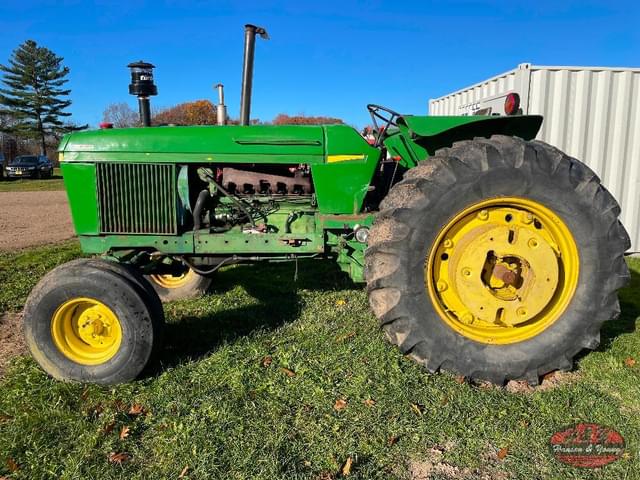 Image of John Deere 2940 equipment image 3