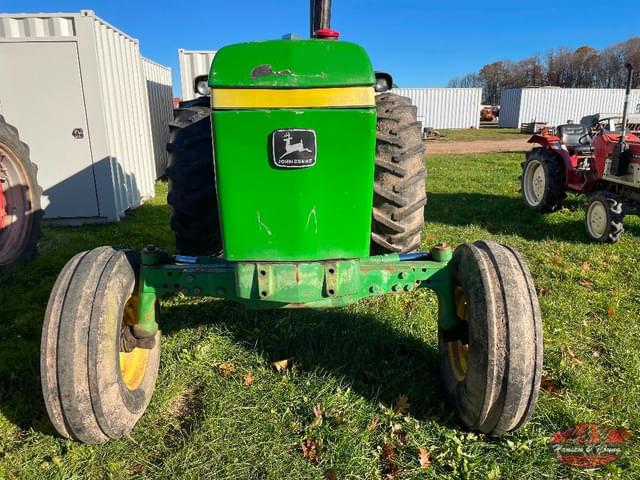 Image of John Deere 2940 equipment image 1