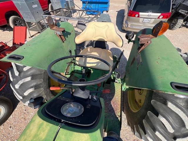 Image of John Deere 2940 equipment image 3
