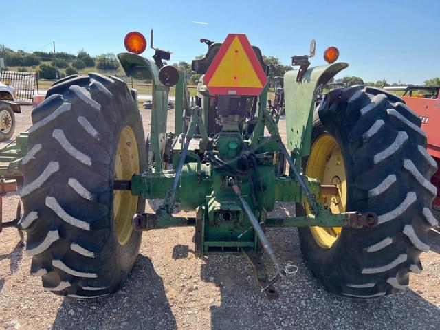 Image of John Deere 2940 equipment image 2
