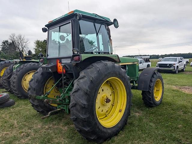 Image of John Deere 2950 equipment image 3