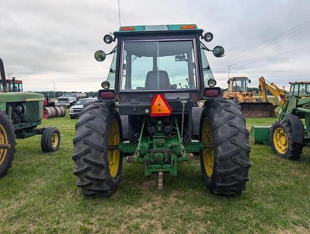 Image of John Deere 2950 equipment image 4