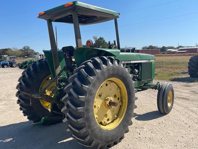 Image of John Deere 2950 equipment image 1