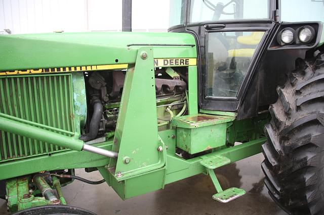 Image of John Deere 2950 equipment image 2