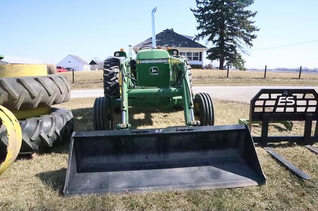 Image of John Deere 2950 equipment image 1