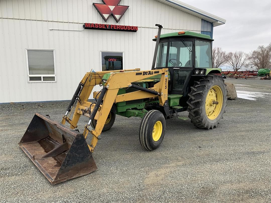 Image of John Deere 2950 Primary image