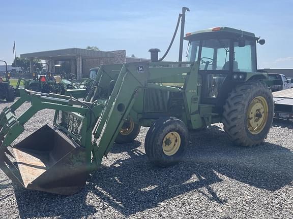 Image of John Deere 2950 equipment image 1