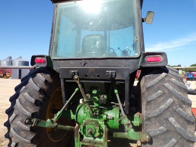 Image of John Deere 2950 equipment image 4