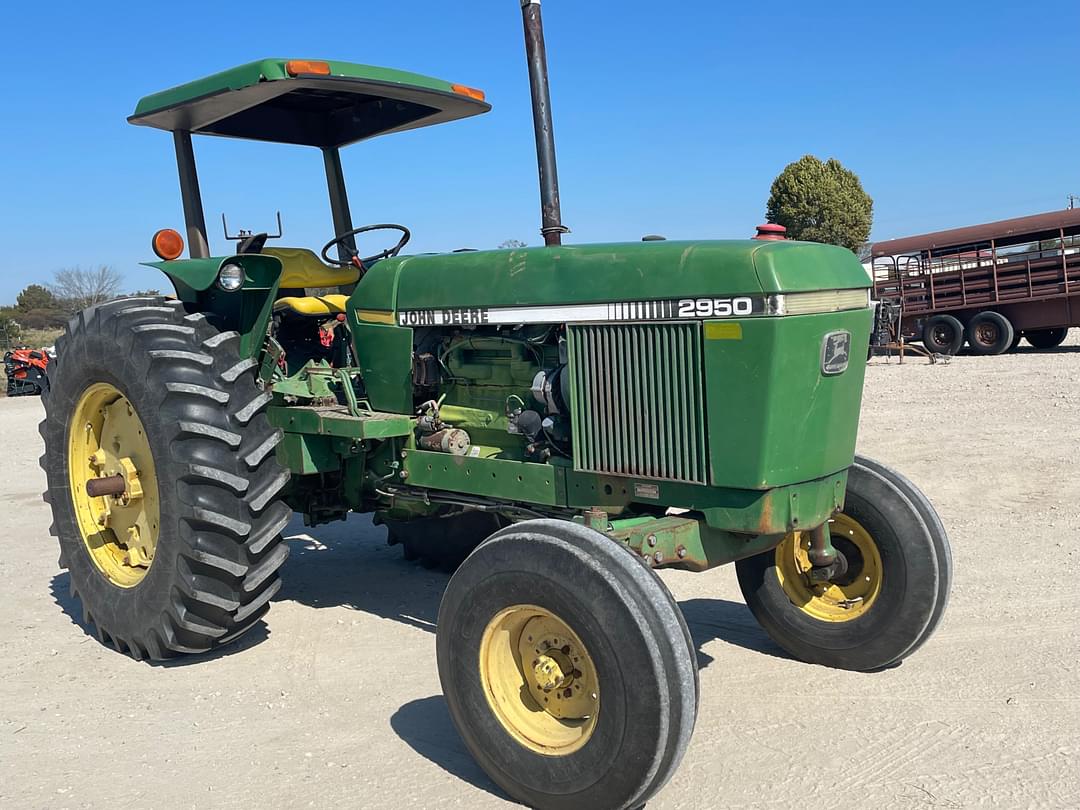 Image of John Deere 2950 Primary image