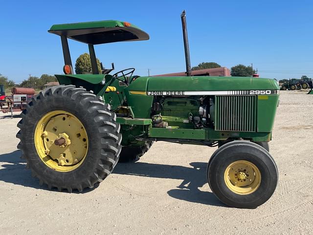 Image of John Deere 2950 equipment image 3