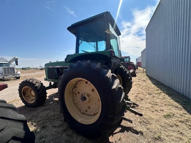 Image of John Deere 2950 equipment image 1