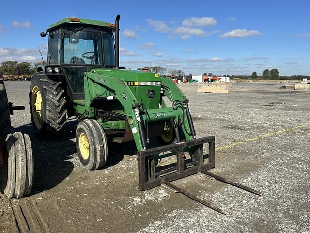 Image of John Deere 2950 equipment image 1