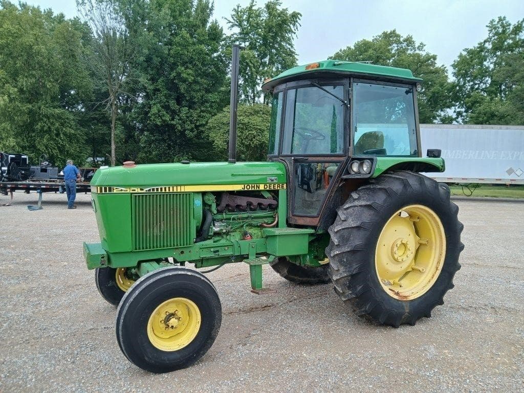 Image of John Deere 2950 Primary image