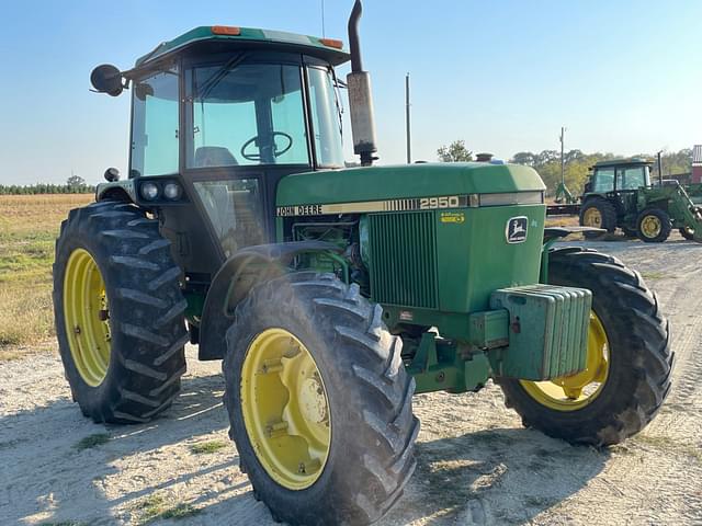 Image of John Deere 2950 equipment image 3