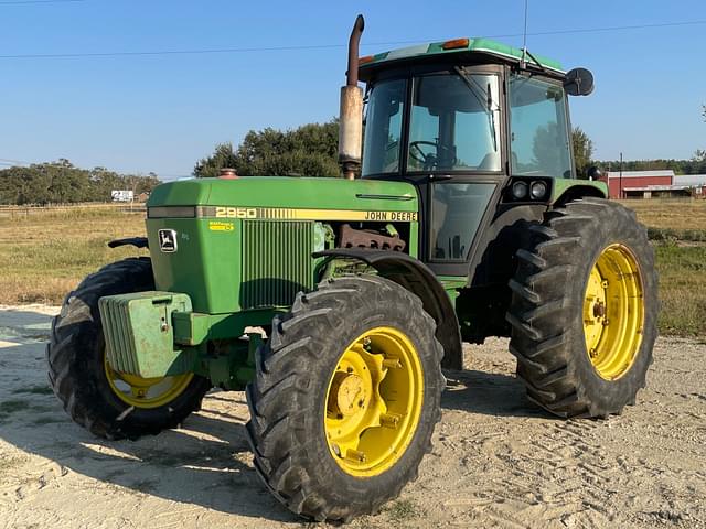 Image of John Deere 2950 equipment image 1