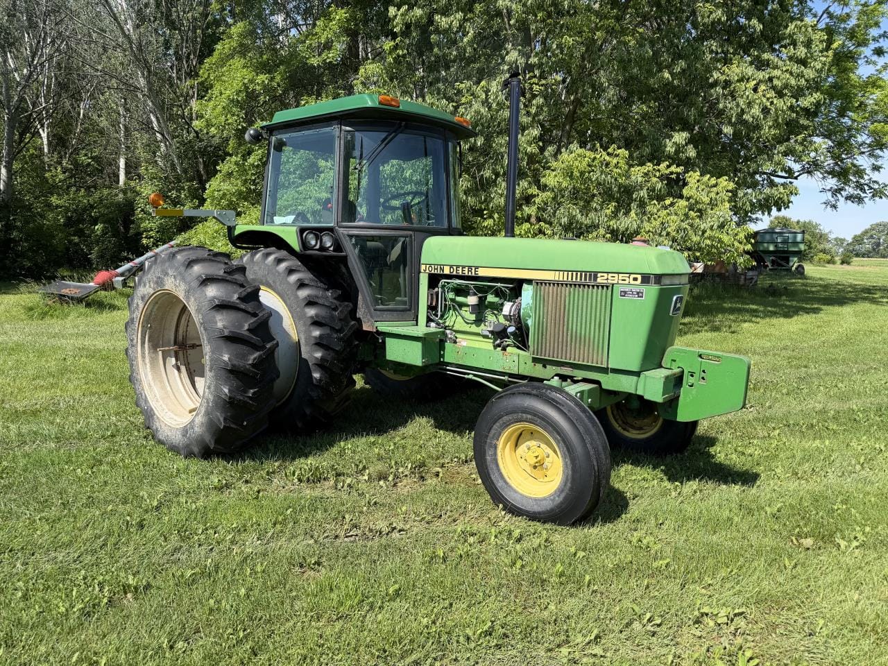 John Deere 2950 Equipment Image0