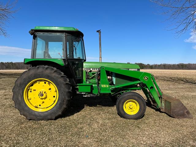 Image of John Deere 2950 equipment image 1