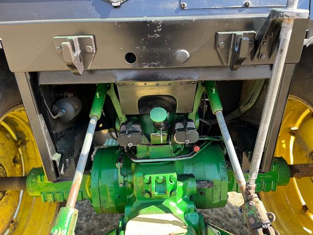 Image of John Deere 2950 equipment image 4