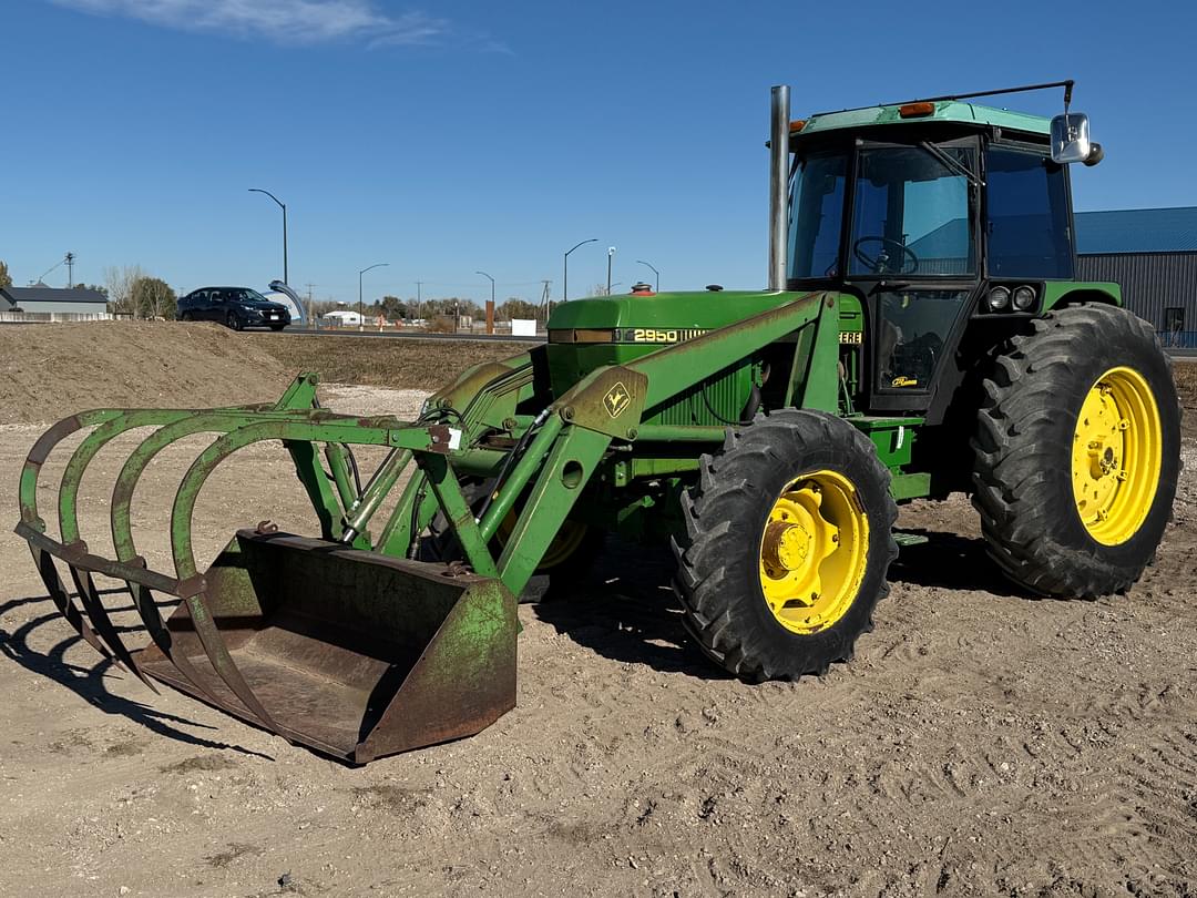 Image of John Deere 2950 Primary image