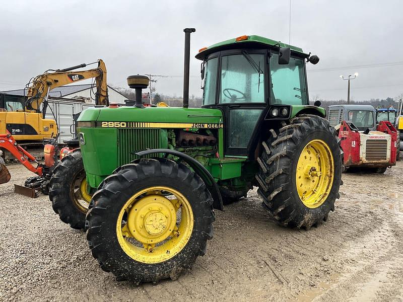 Image of John Deere 2950 Primary image