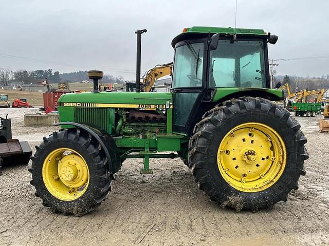 Image of John Deere 2950 equipment image 1