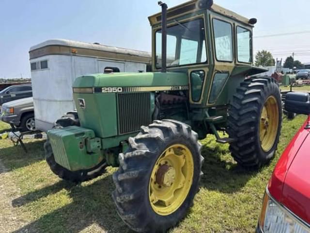 Image of John Deere 2950 equipment image 1
