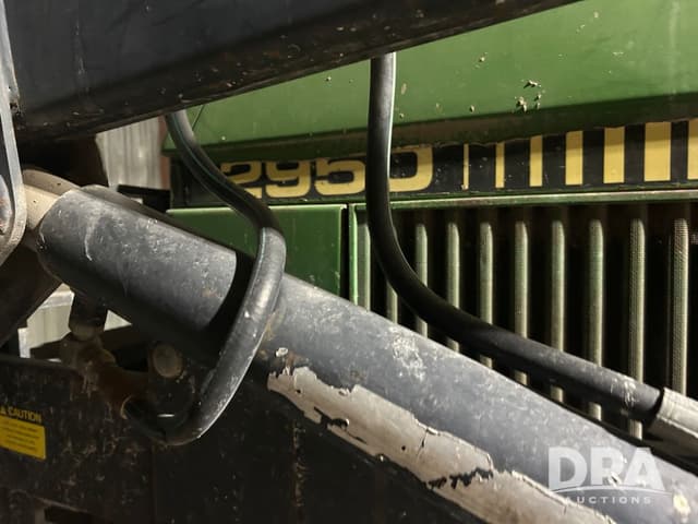 Image of John Deere 2950 equipment image 2