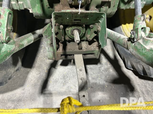 Image of John Deere 2950 equipment image 4