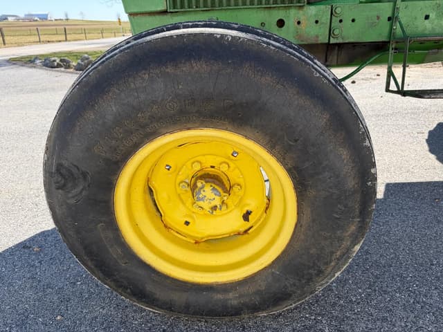 Image of John Deere 2950 equipment image 3