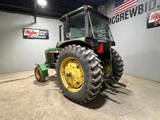 Image of John Deere 2950 equipment image 2