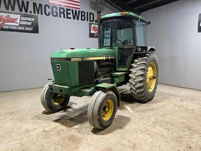 Image of John Deere 2950 equipment image 1