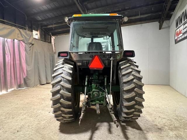 Image of John Deere 2950 equipment image 3