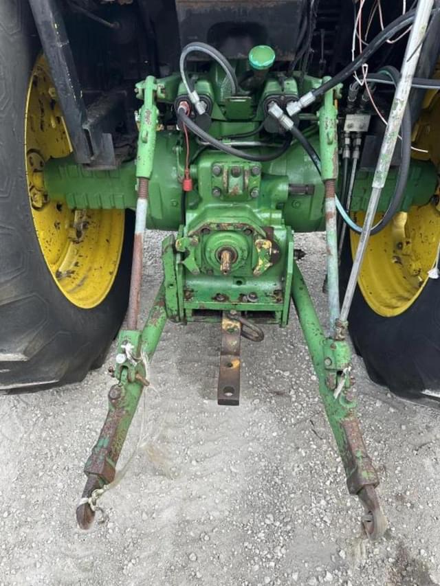 Image of John Deere 2950 equipment image 2