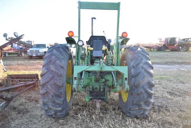 Image of John Deere 2950 equipment image 3