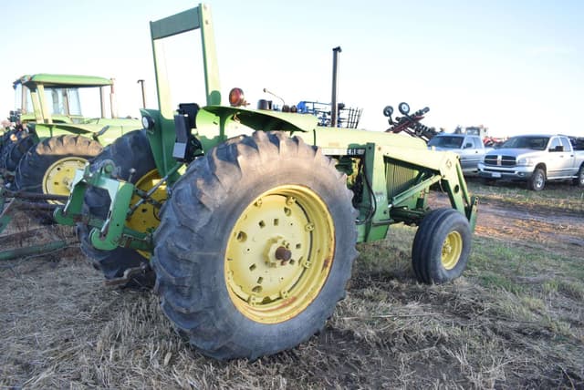 Image of John Deere 2950 equipment image 4