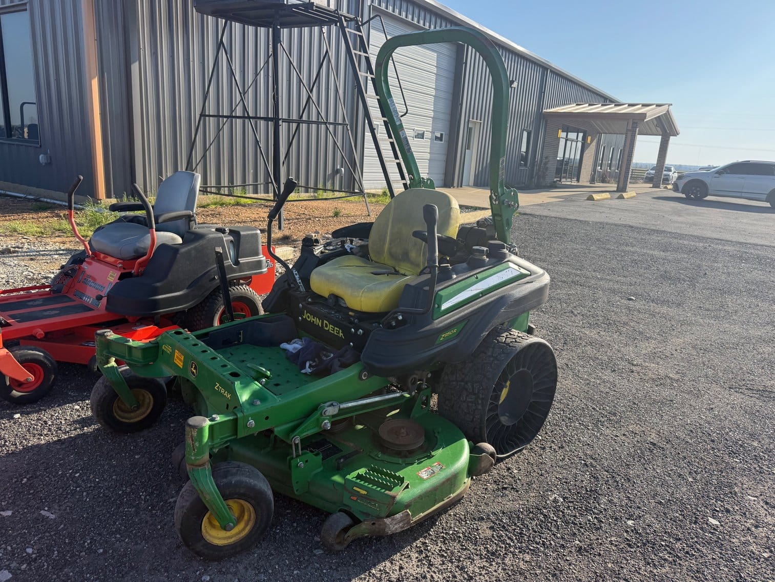 John Deere 2950R Equipment Image0