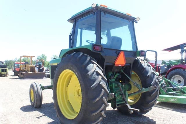 Image of John Deere 2955 equipment image 1