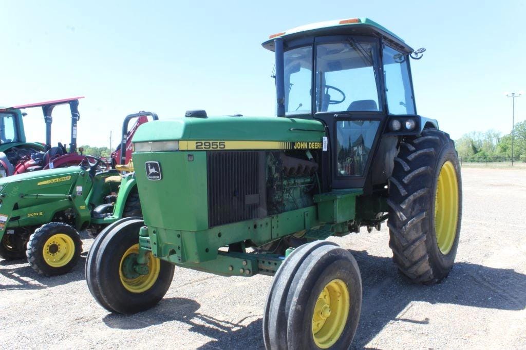 John Deere 2955 Equipment Image0