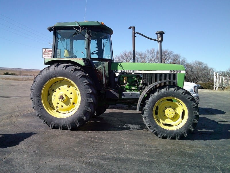 John Deere 2955 Equipment Image0