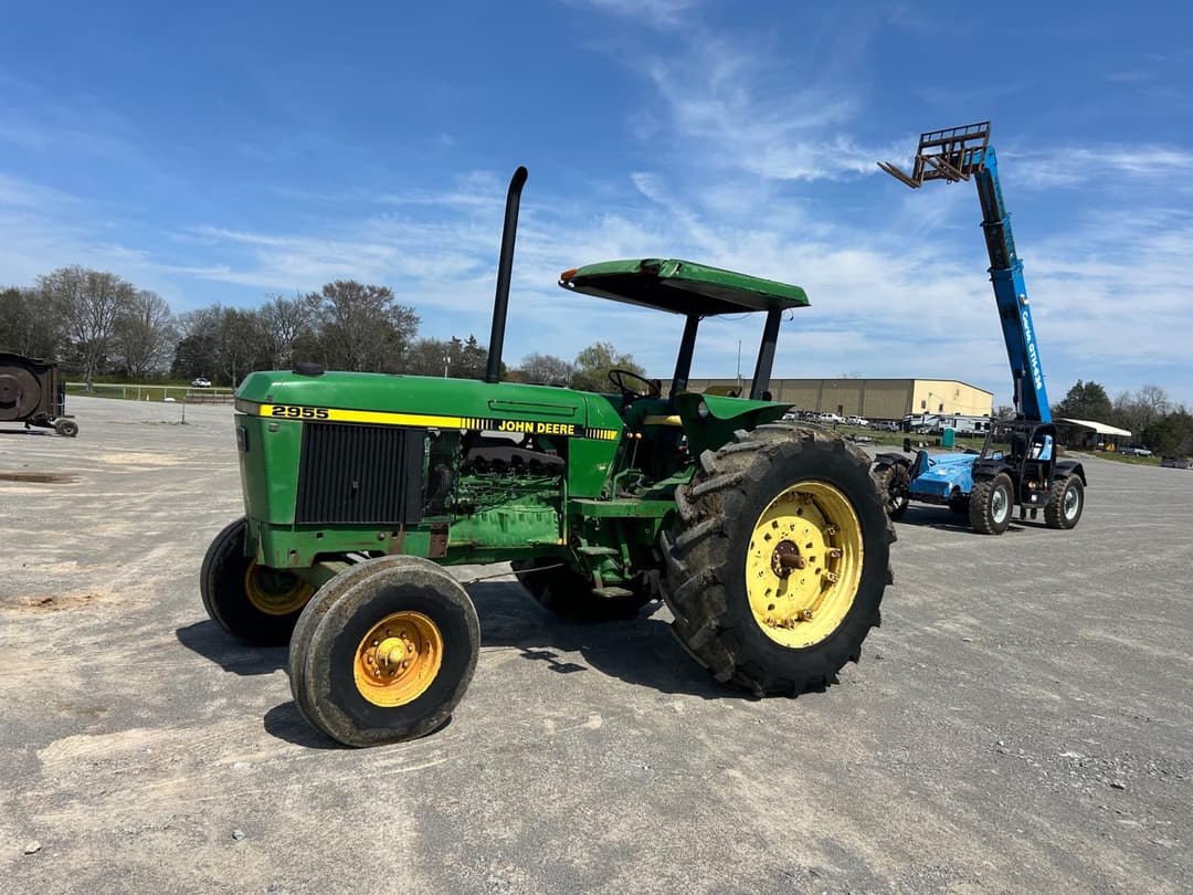 Image of John Deere 2955 Primary image