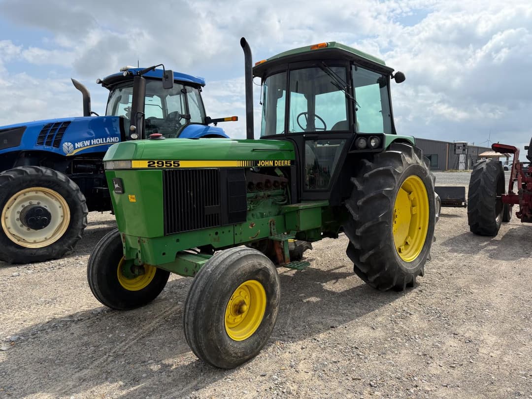 Image of John Deere 2955 Primary image