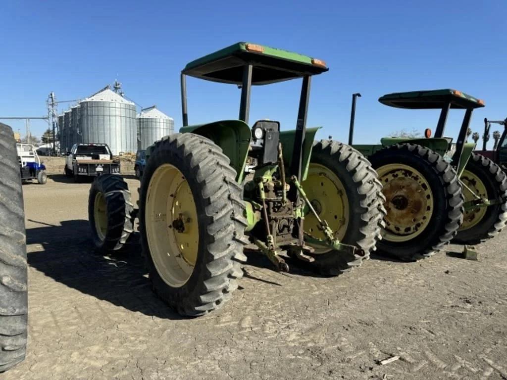 Image of John Deere 2955 Image 1